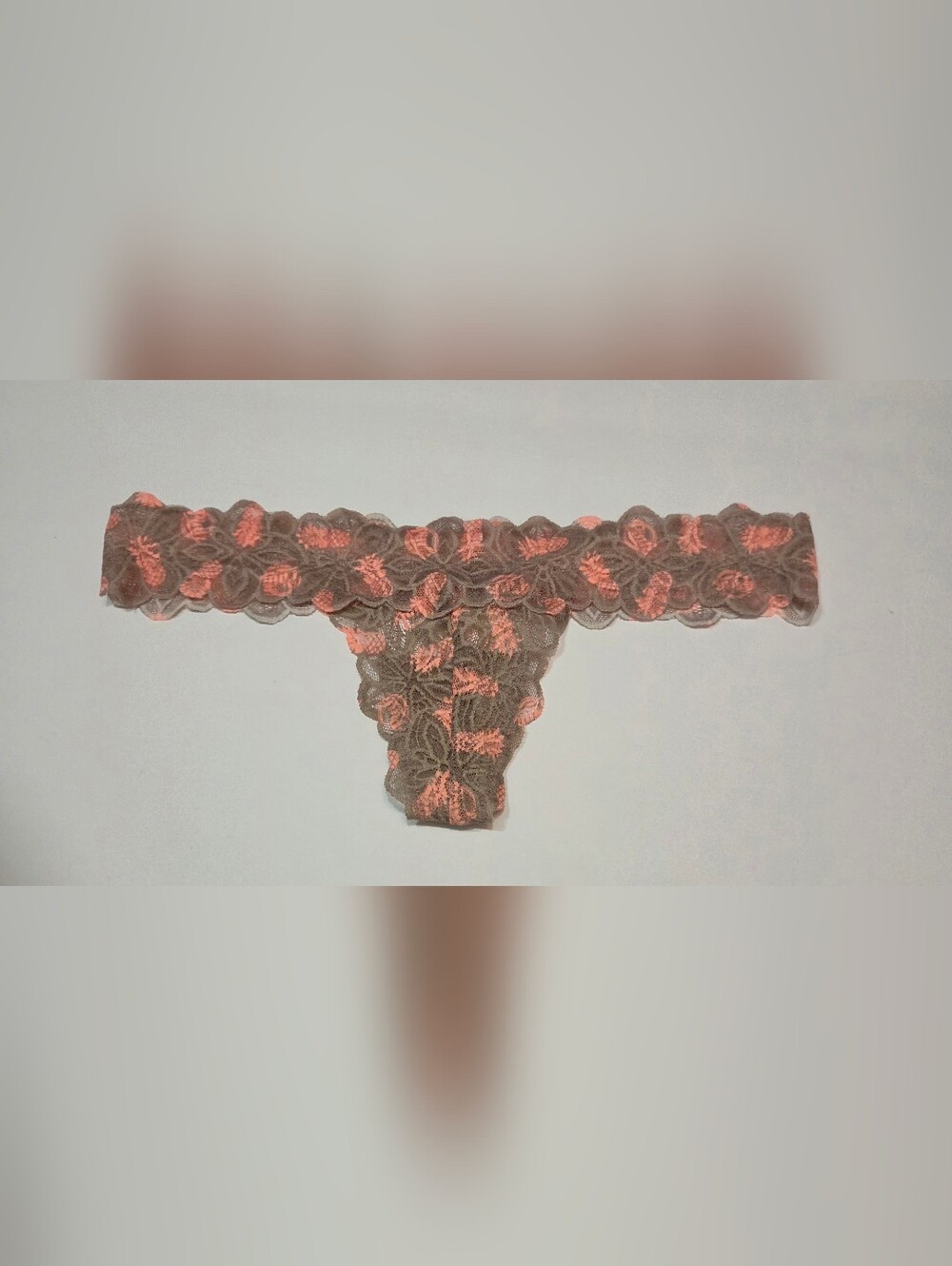 PINK Victoria's Secret Lace Thong Medium NWT